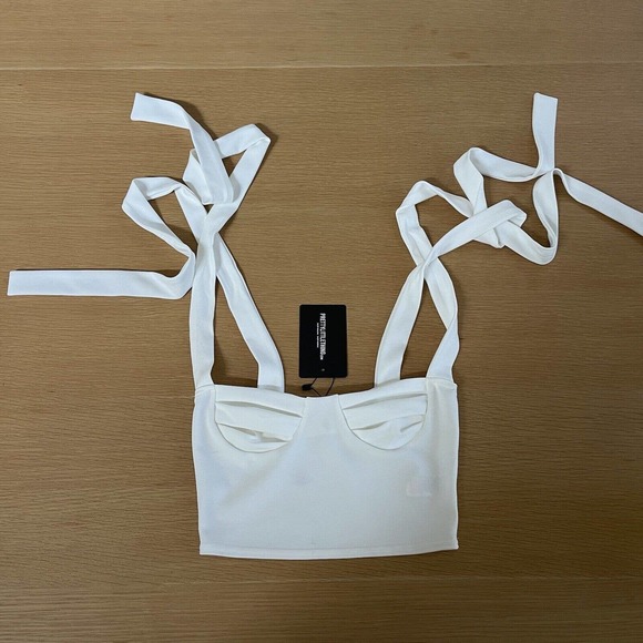 PrettyLittleThing Tops - Women's Prettylittlething Size 2 White Cup Detail Tie Crop Top NWT New